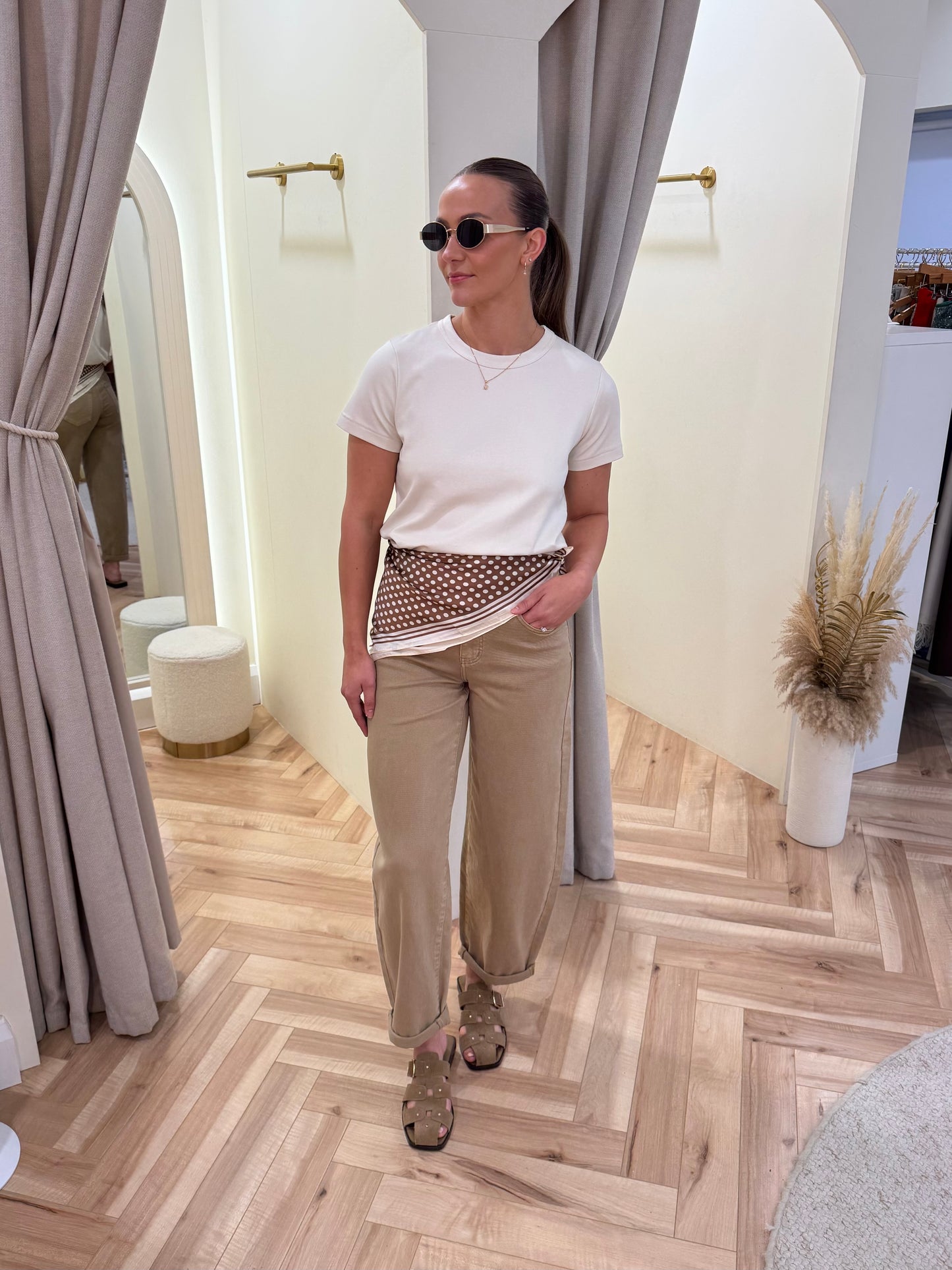 Tory Balloon Jeans in Beige
