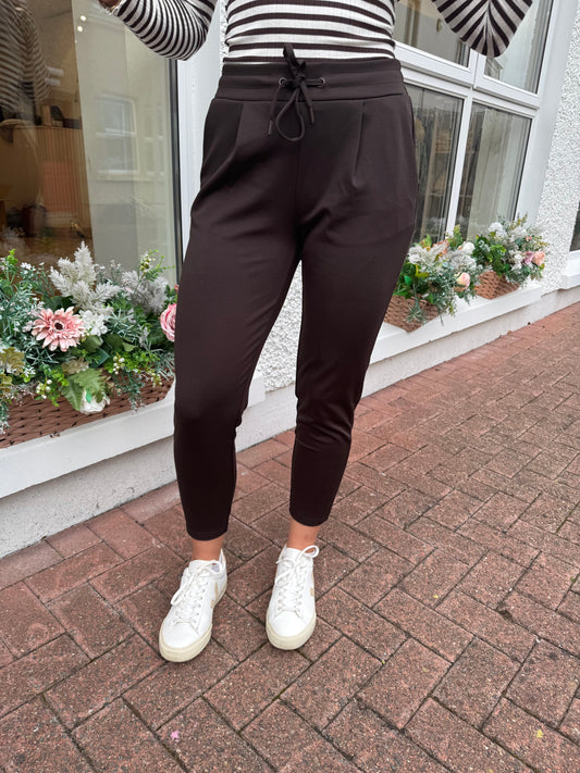 Ihkate Joggers in Chocolate Torte