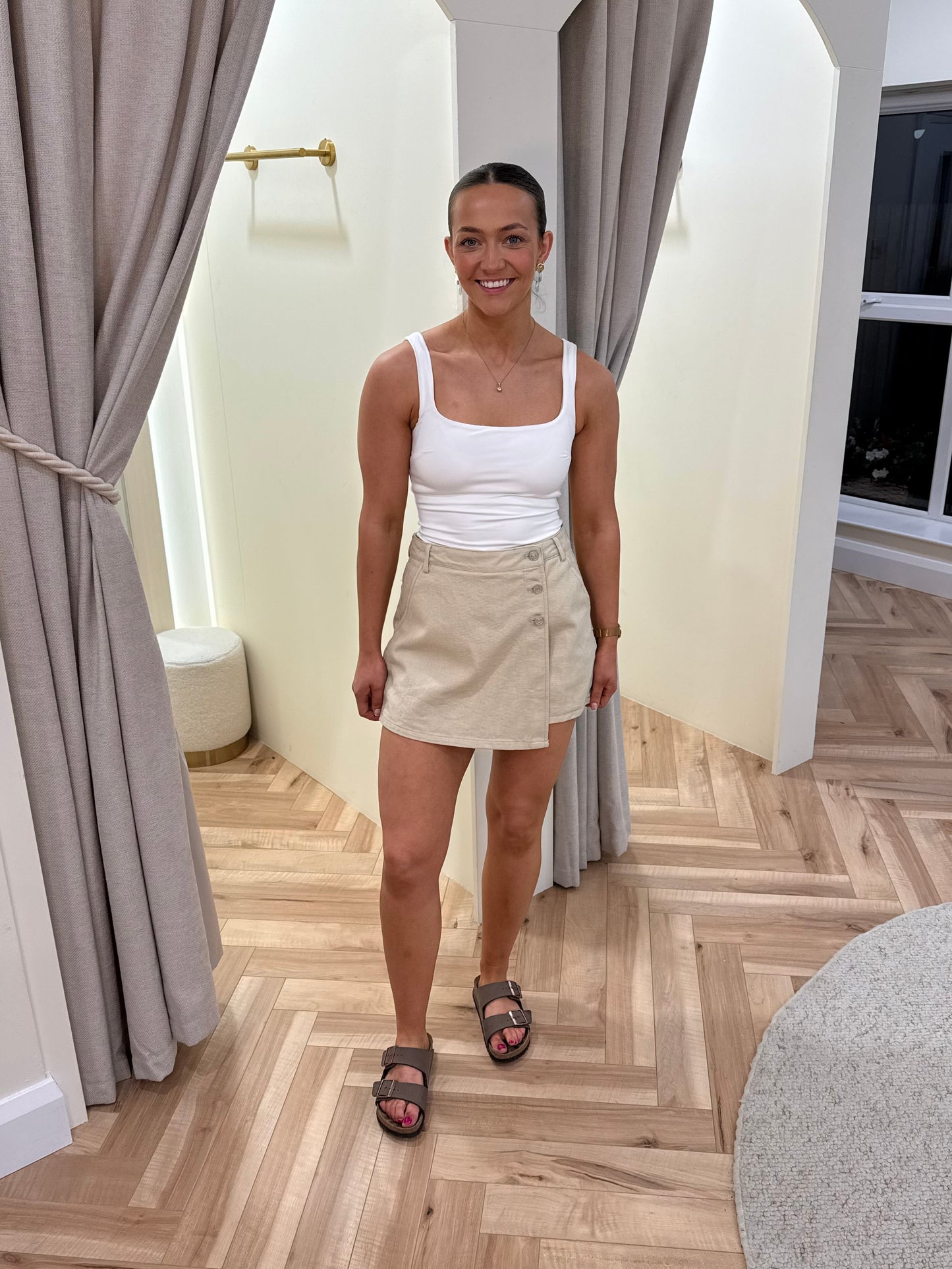Beige denim skort