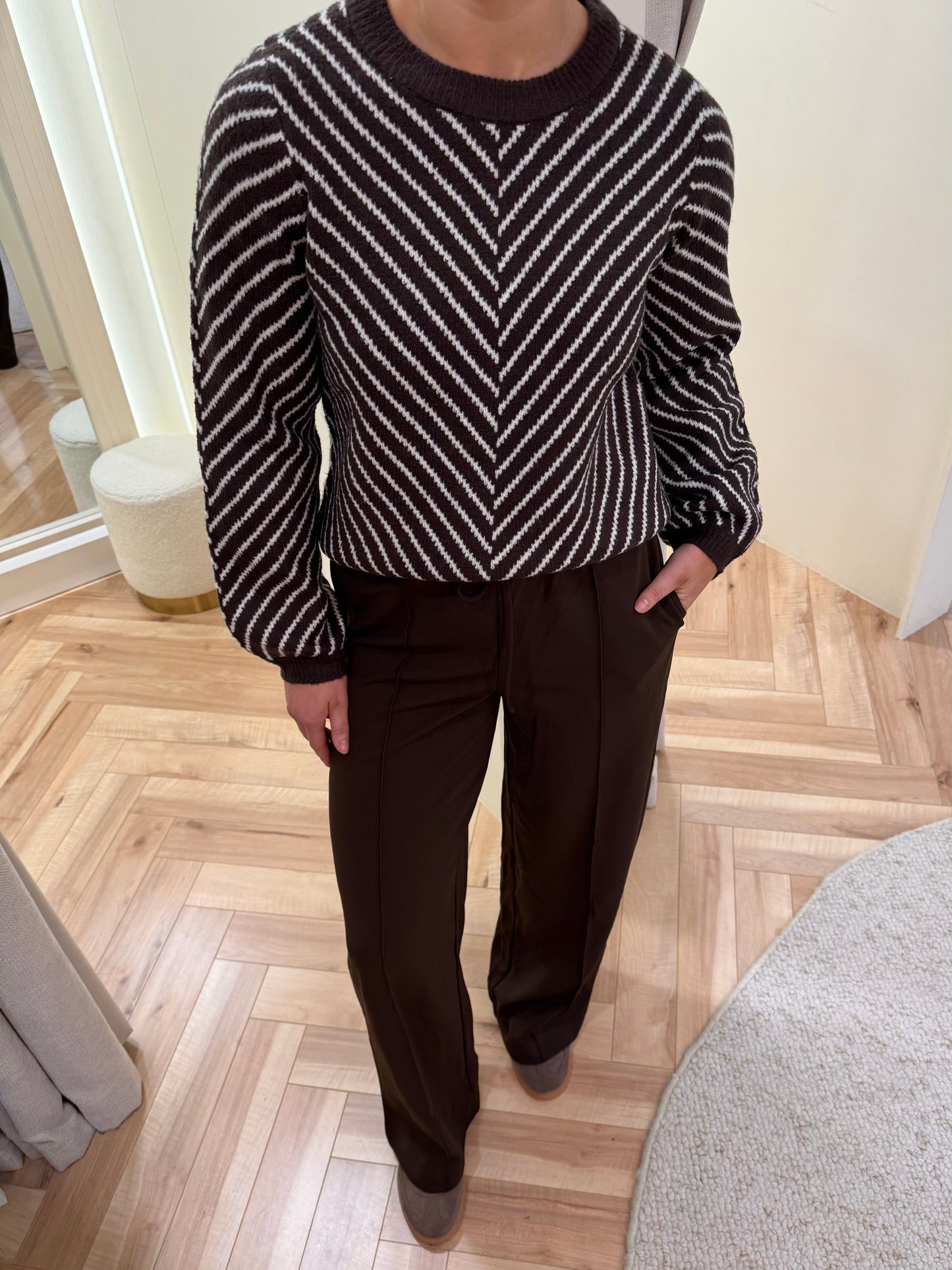 Vikhaia jumper in coffee bean