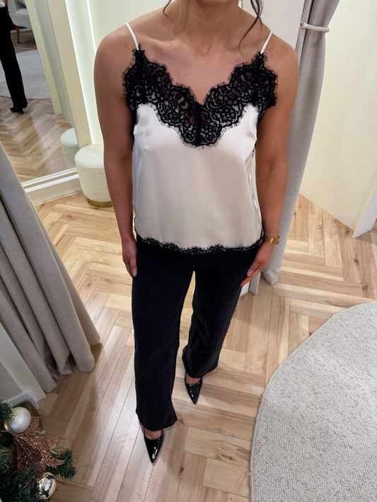 Lace Hem Cami Top in Cream