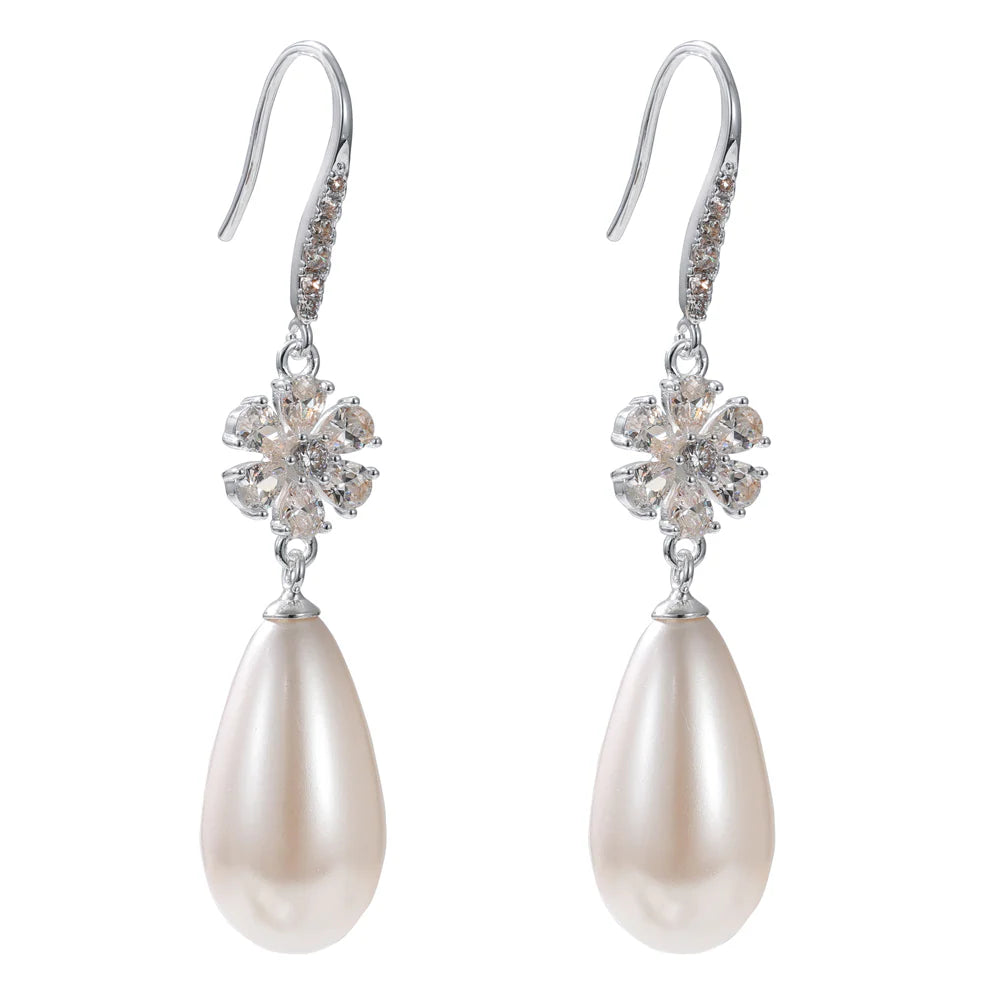 VINTAGE TEARDROP PEARLS