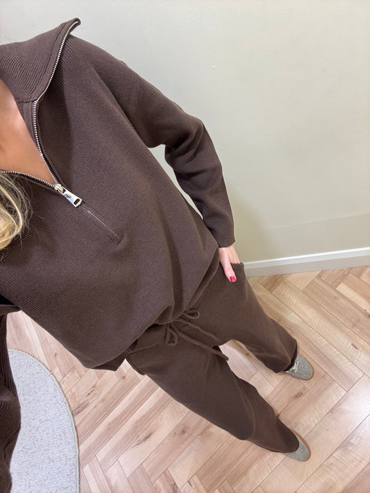 Tia chocolate knit set