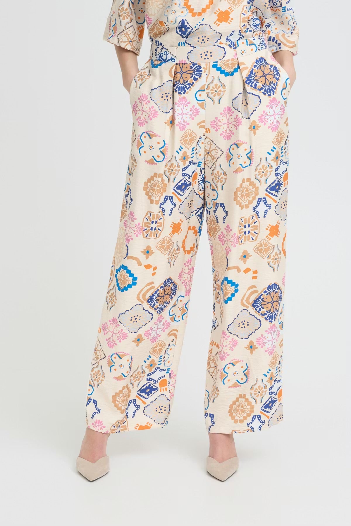 Ihlancie Trousers in Graphic Tile