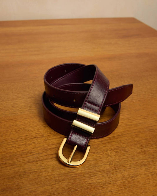 Buckle Belt in Cherry Patent Crackle