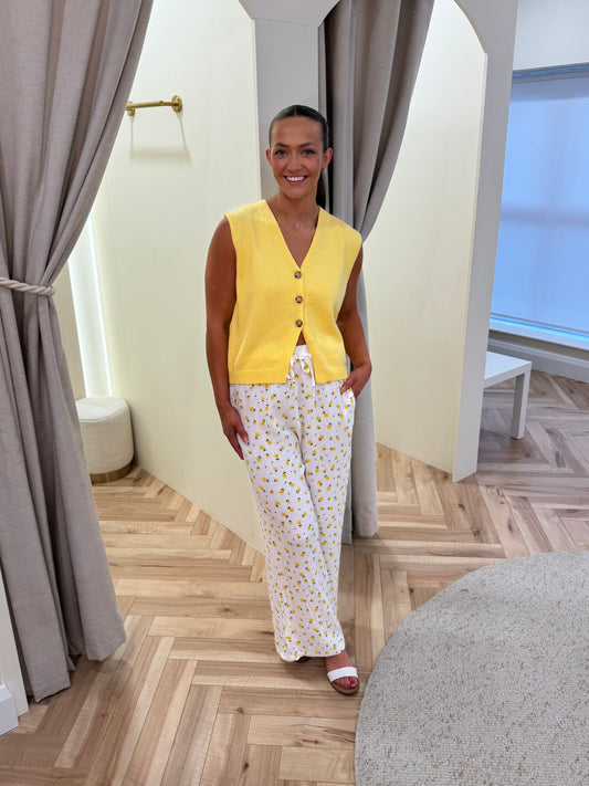 Floral trousers in yellow