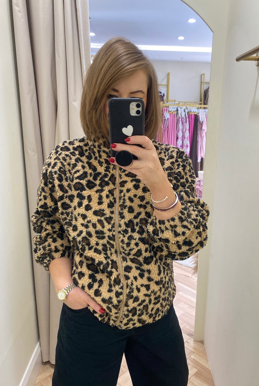 Lola Fleece in leopard print