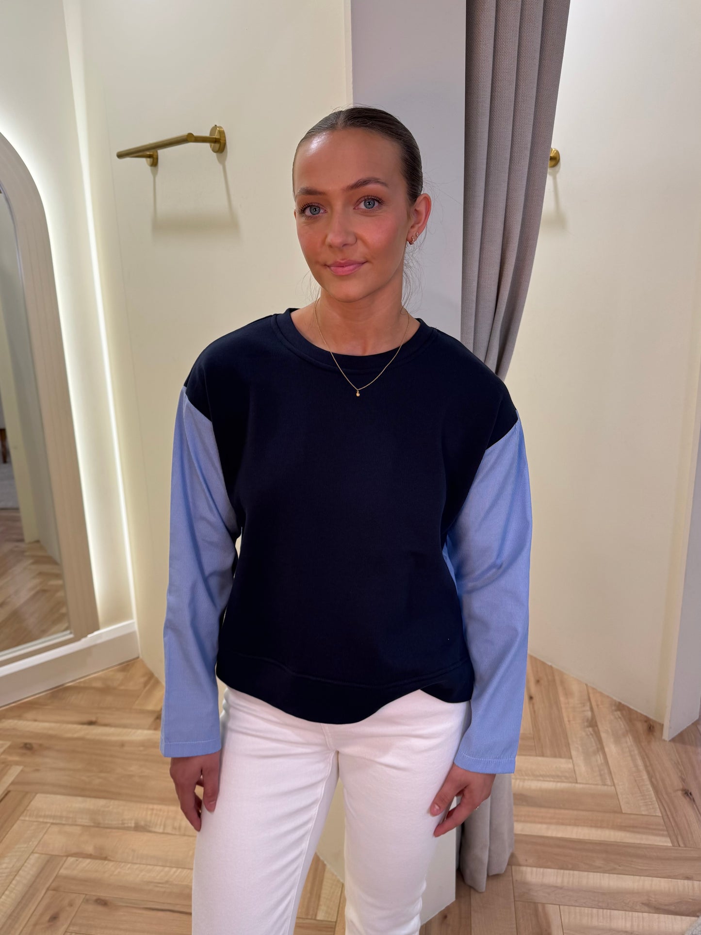 Ihpalona Sweatshirt