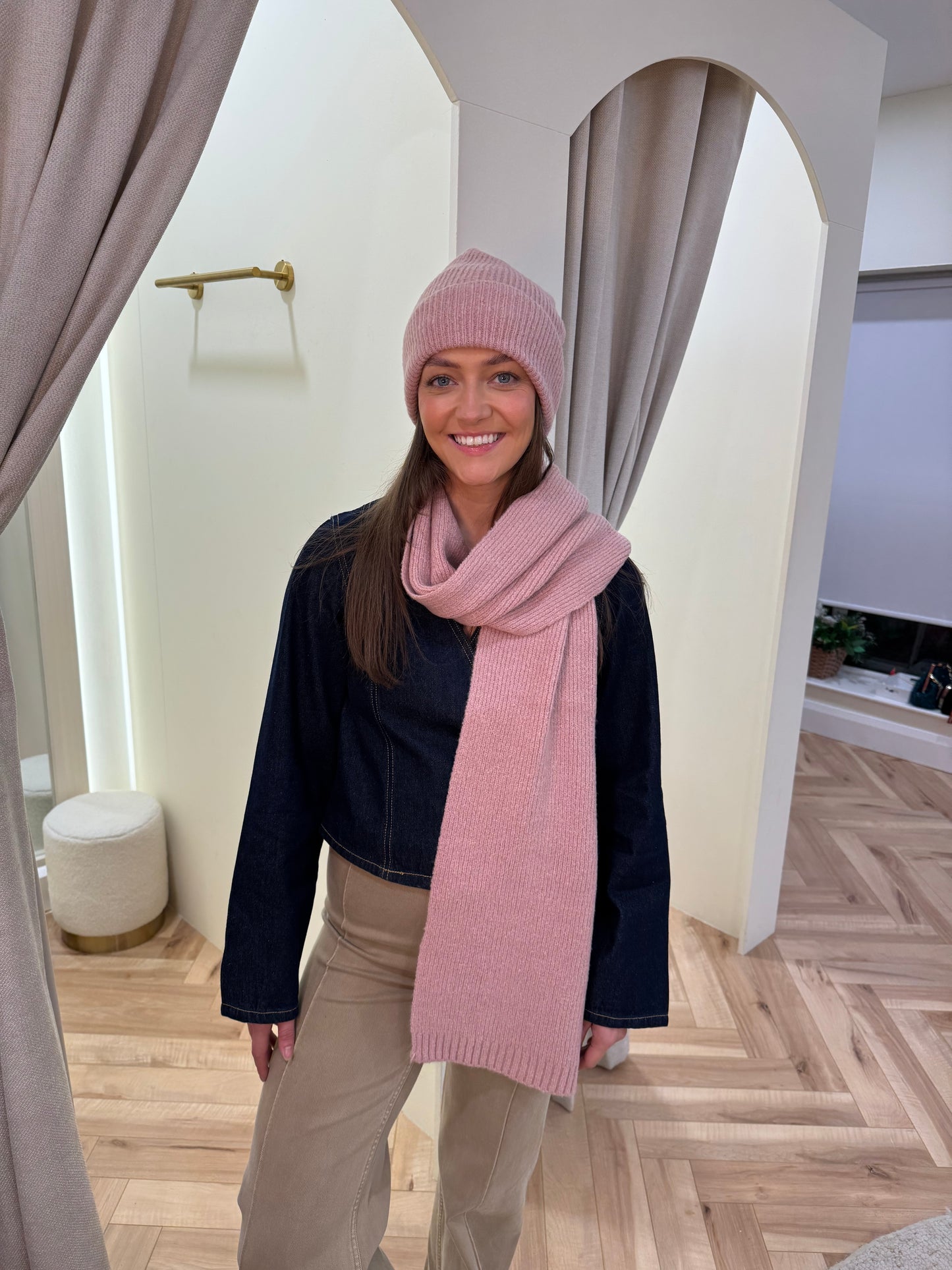 Ivo Beanie Hat in Pink