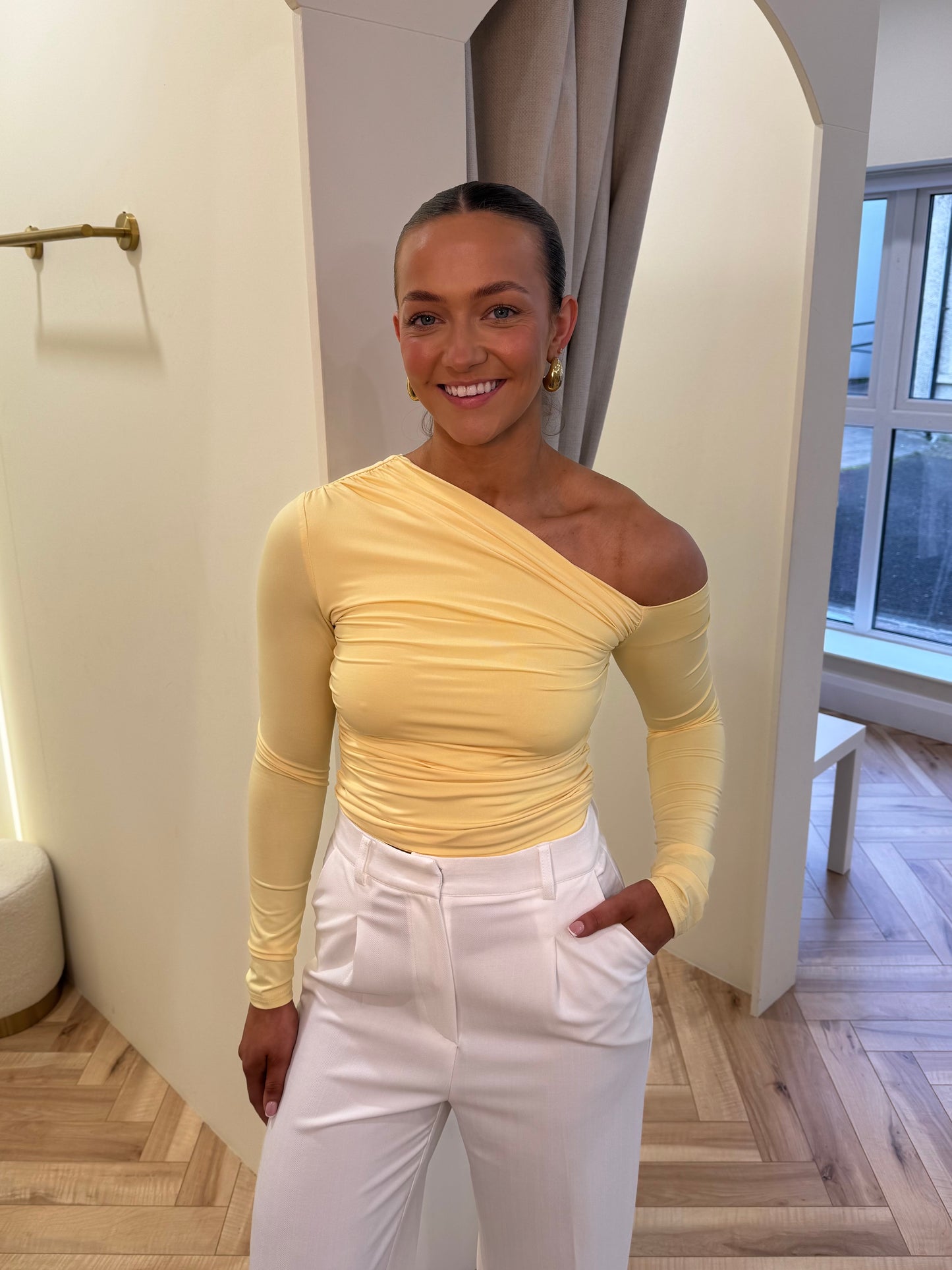 Abigail top in yellow