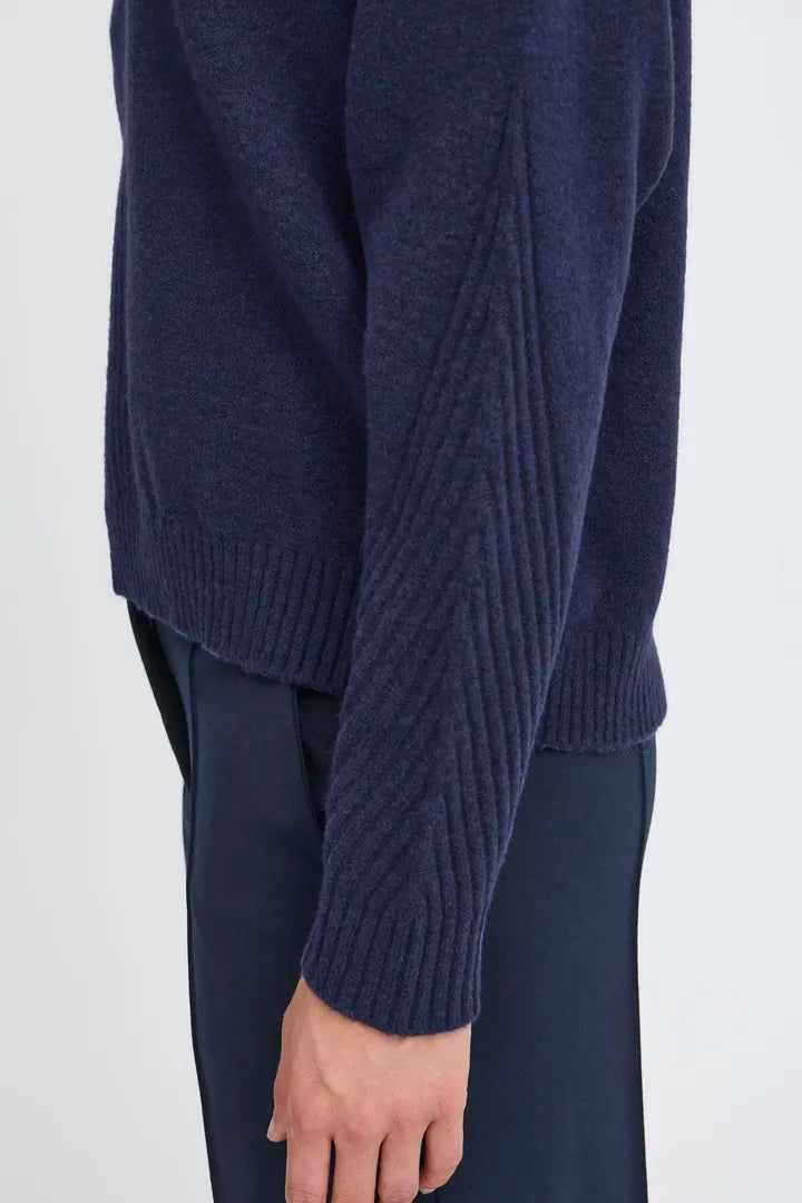 Ihdasila Pullover in Patriot Blue