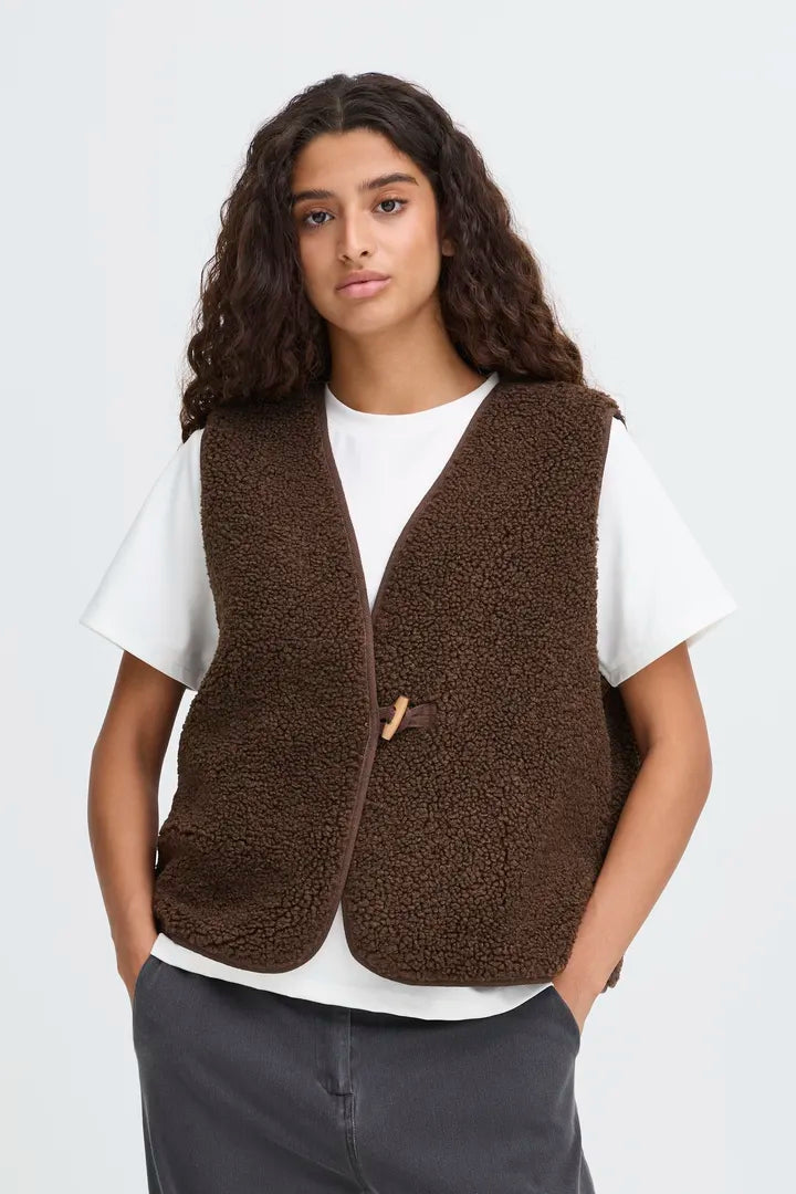 Ihgozima Waistcoat in Coffee Bean
