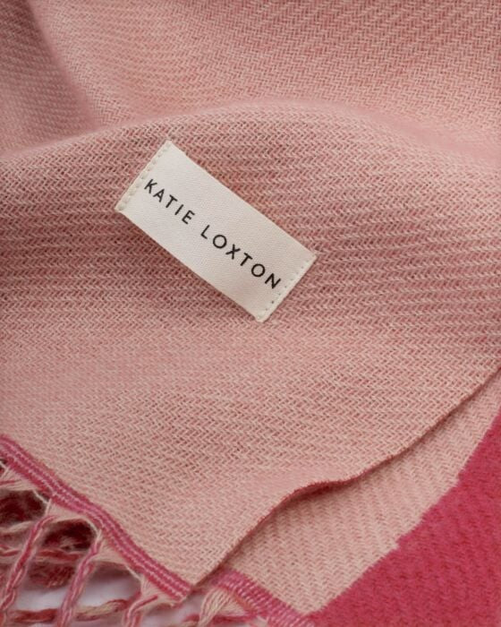 Printed Blanket Scarf in Pink