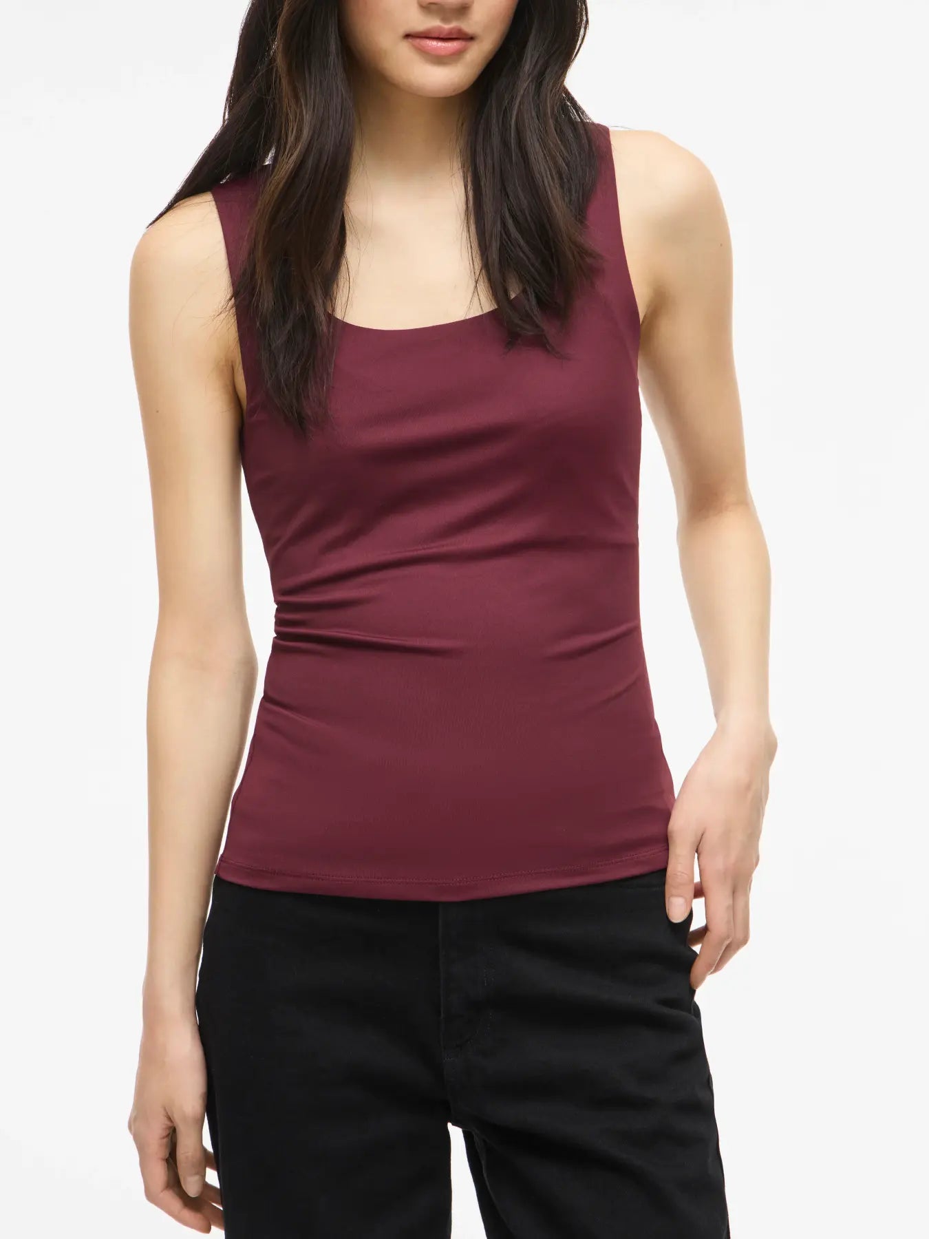 Vikenza slinky tank top in burgundy