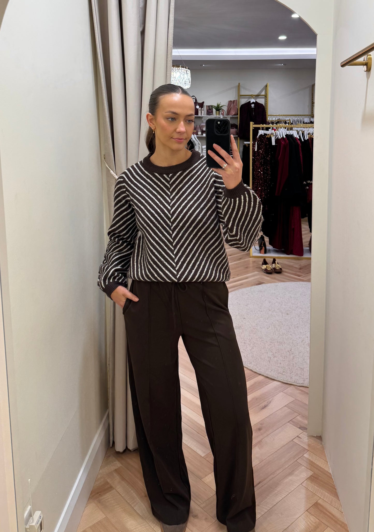 Vikhaia jumper in coffee bean