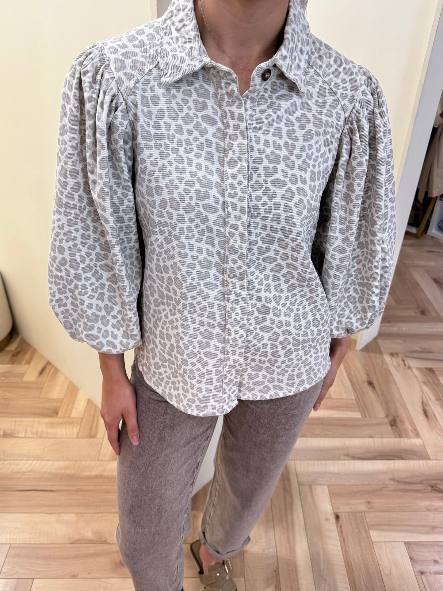Lia Shirt - Leopard Print