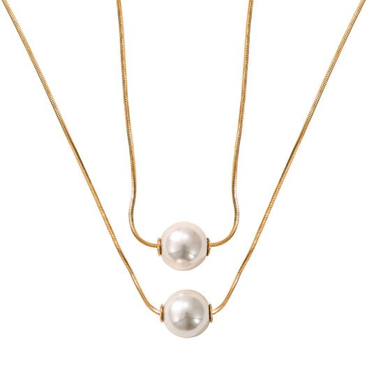 Layered pearl necklace