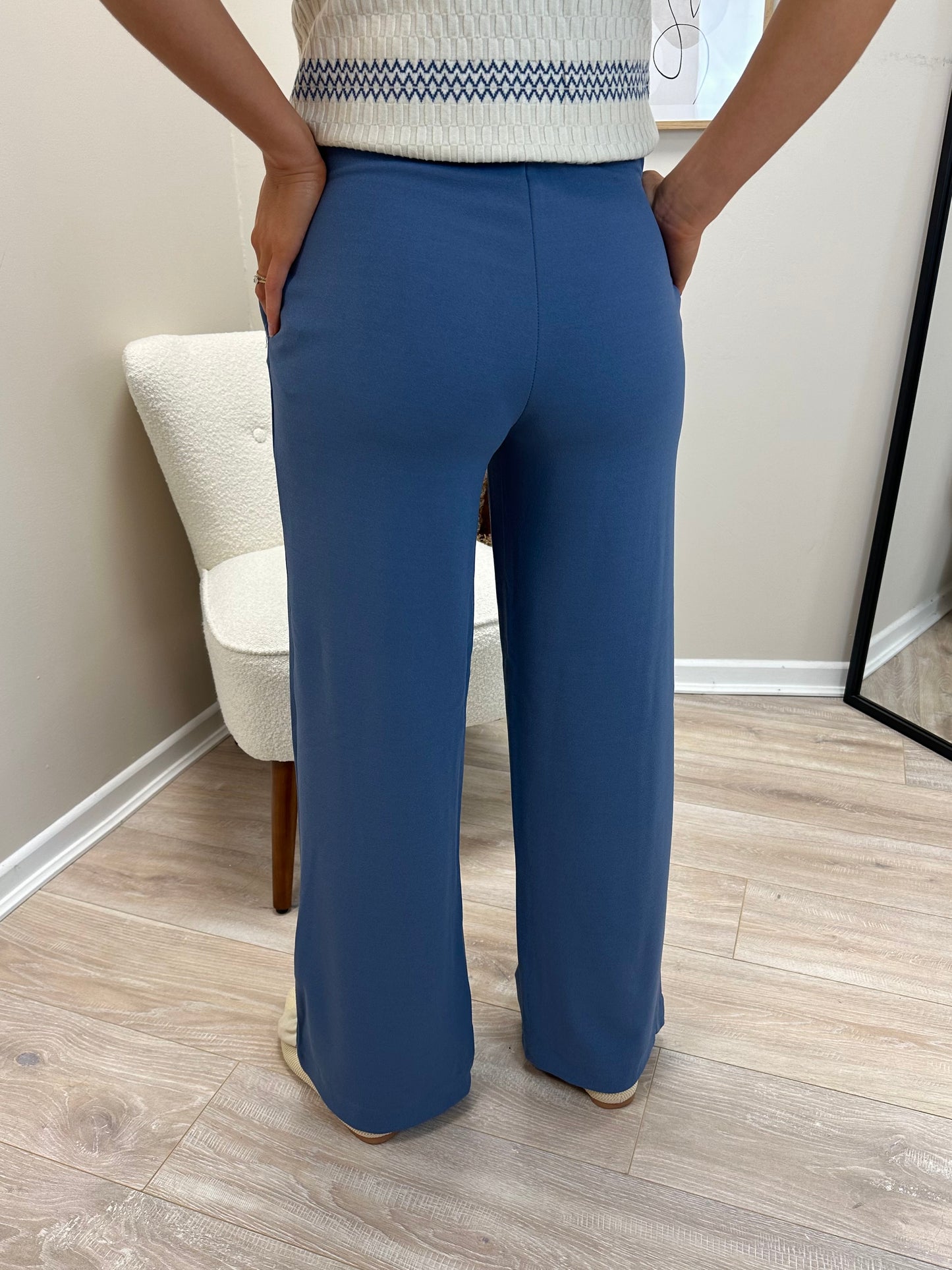 Highwaisted Wide Leg Trousers in Bijou Blue