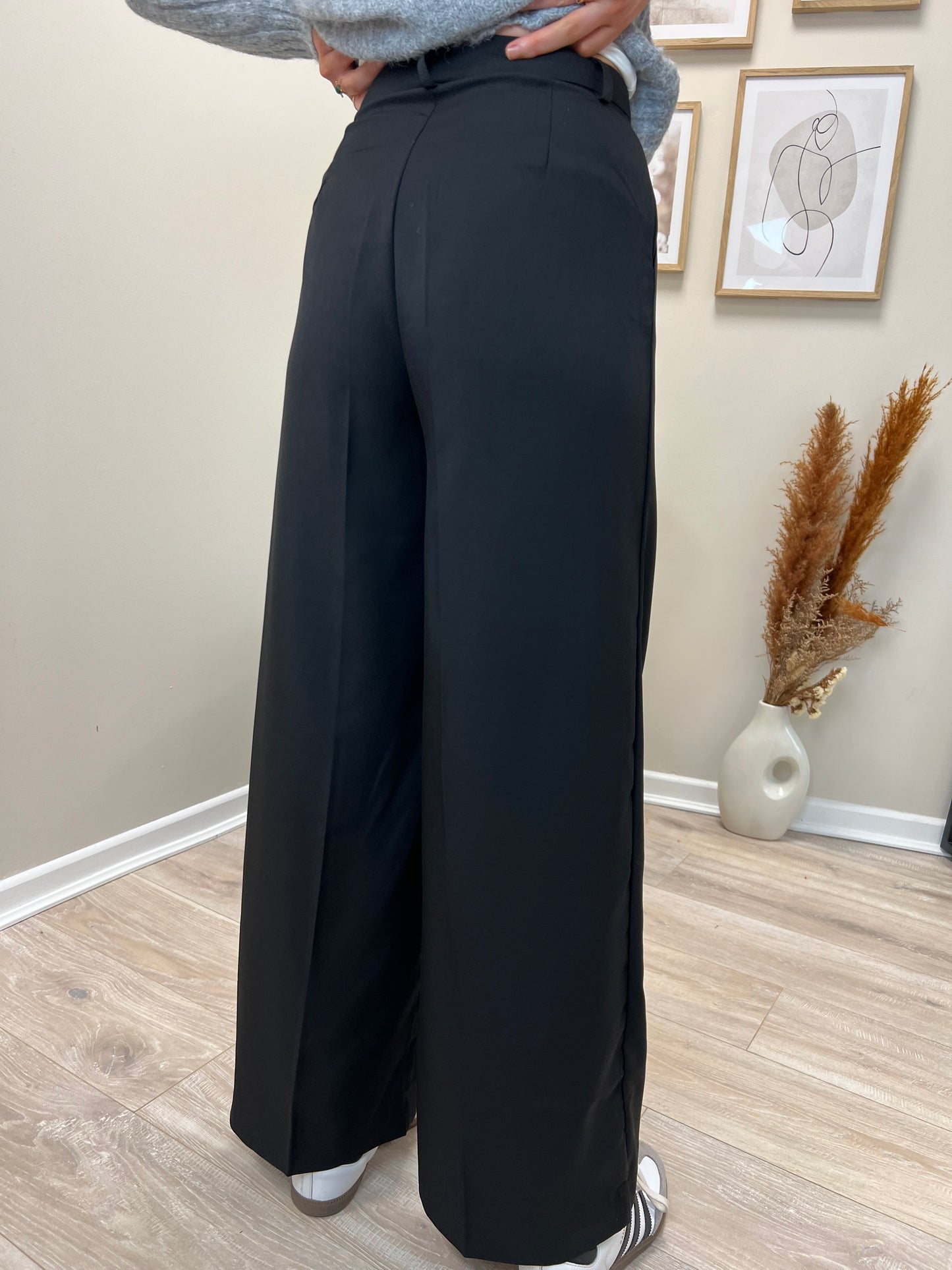 Tailored Wide Leg Trousers in Black