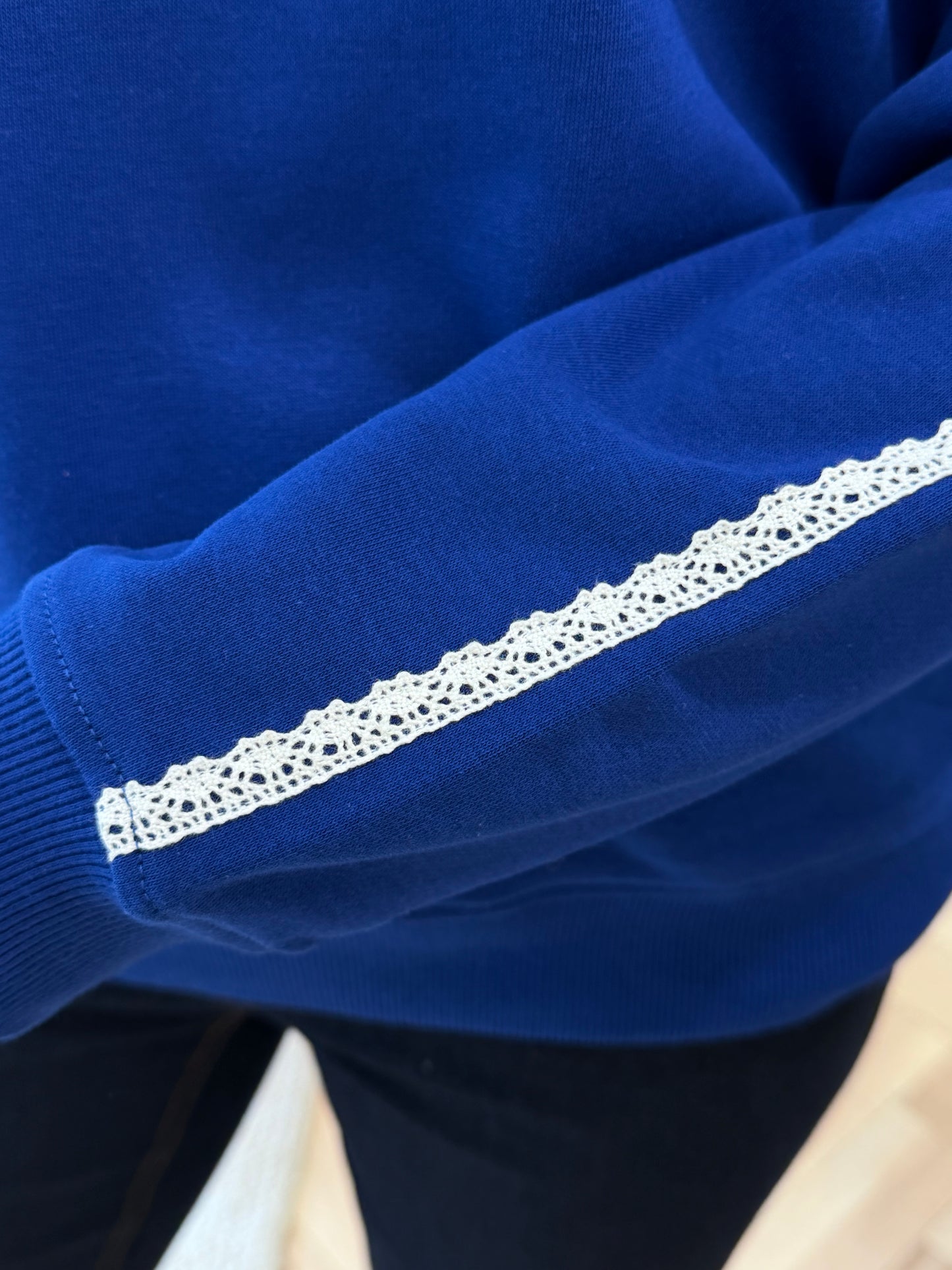 Ihlela sweatshirt in sodalite blue