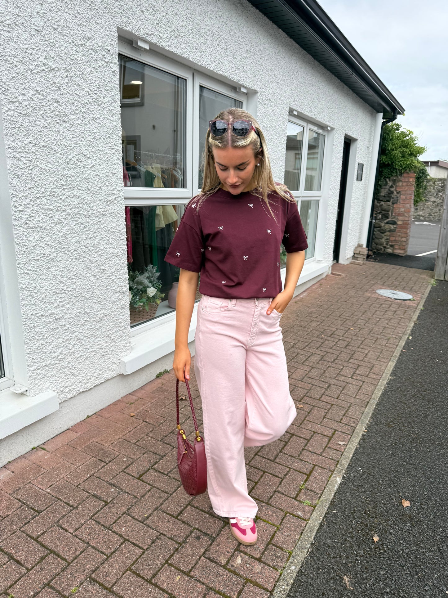 Vimonie bow T-shirt in burgundy