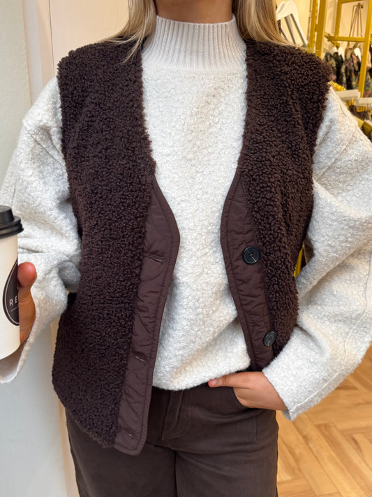 Ihgelana Waistcoat in Coffee Bean