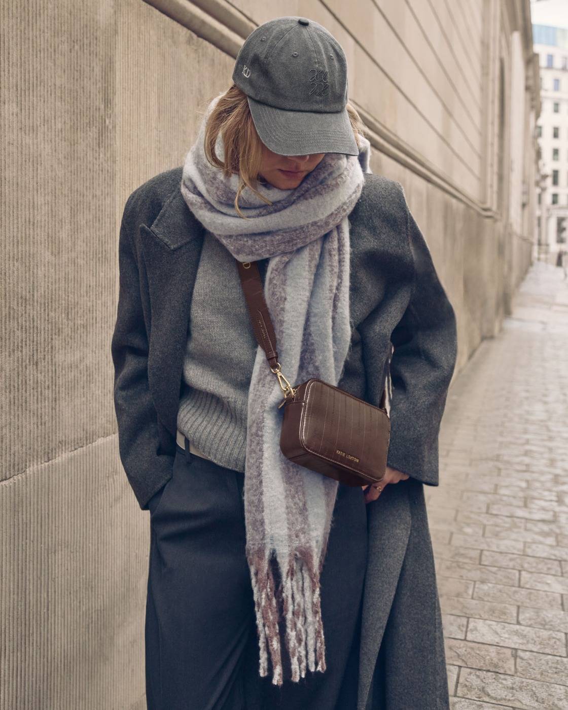 Avery Small Crossbody Bag in chocolate