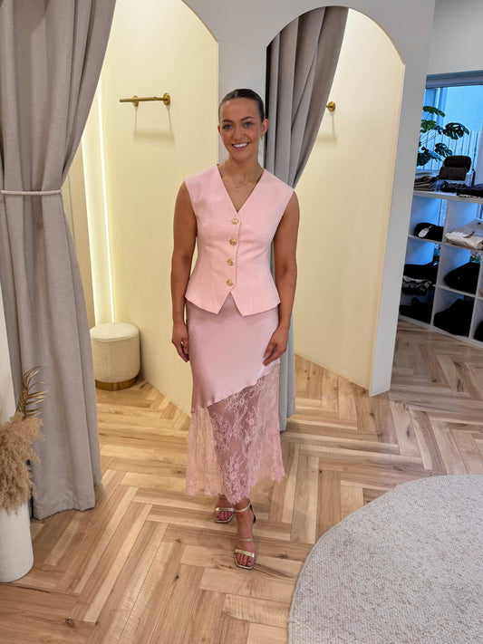 Pink lace hem satin skirt