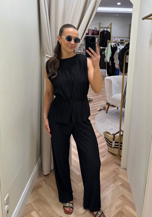 Ihmikala Top in Black