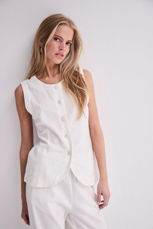 ICHI Ihlinno Waistcoat in Cloud Dancer