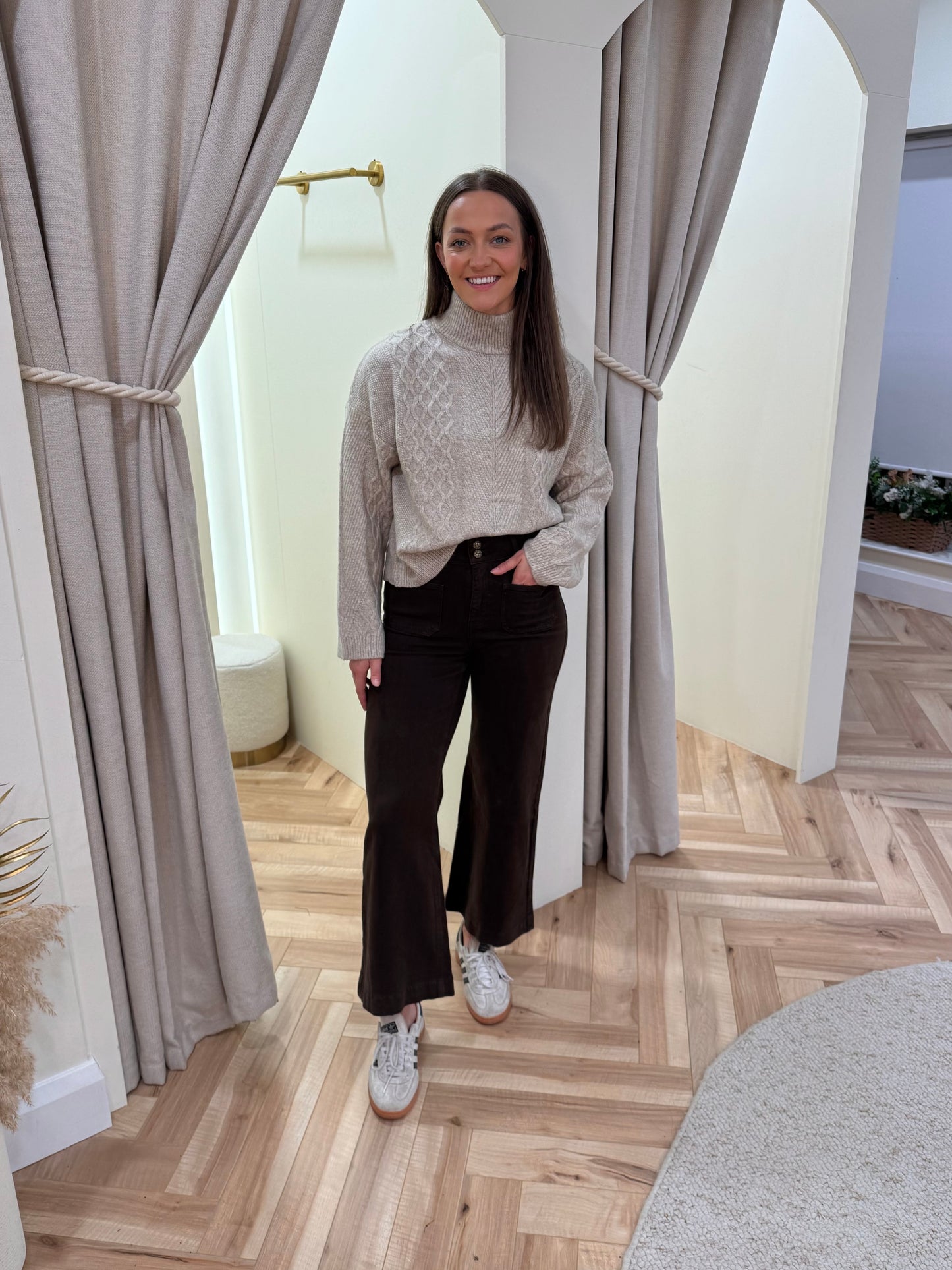 Violette Cropped Wide leg Jeans in Brown