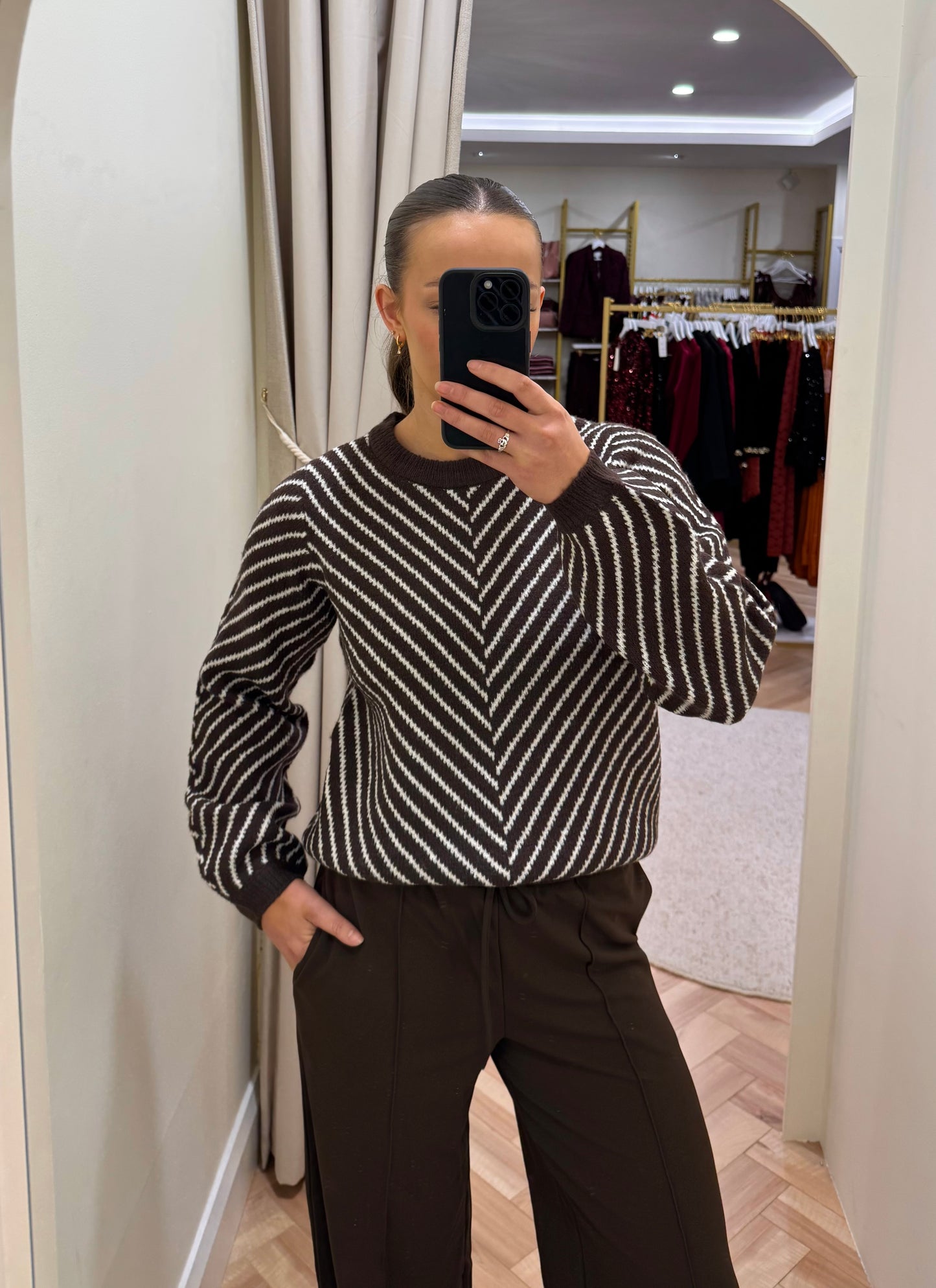 Vikhaia jumper in coffee bean