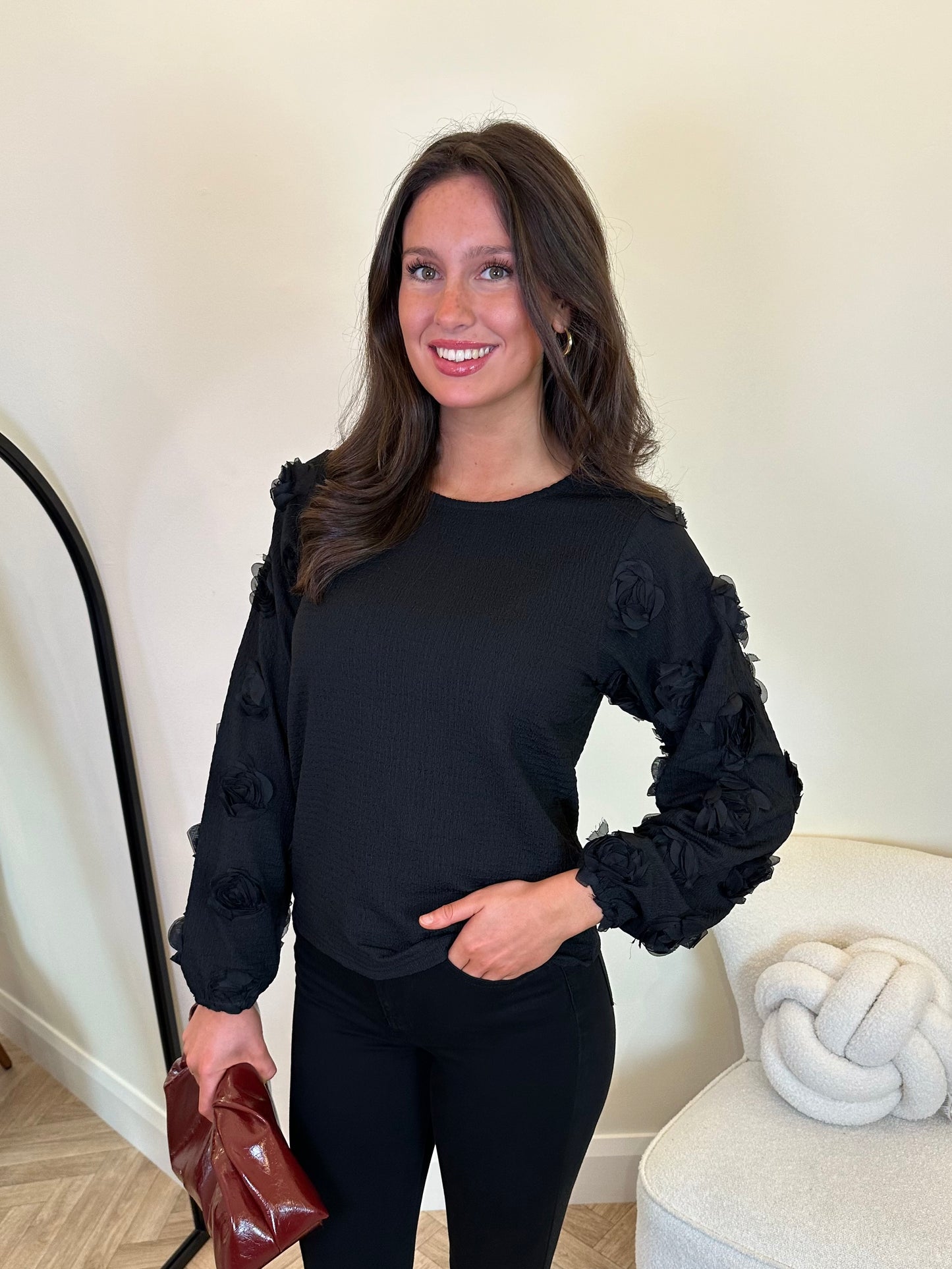 Viamaya Rose Top in Black