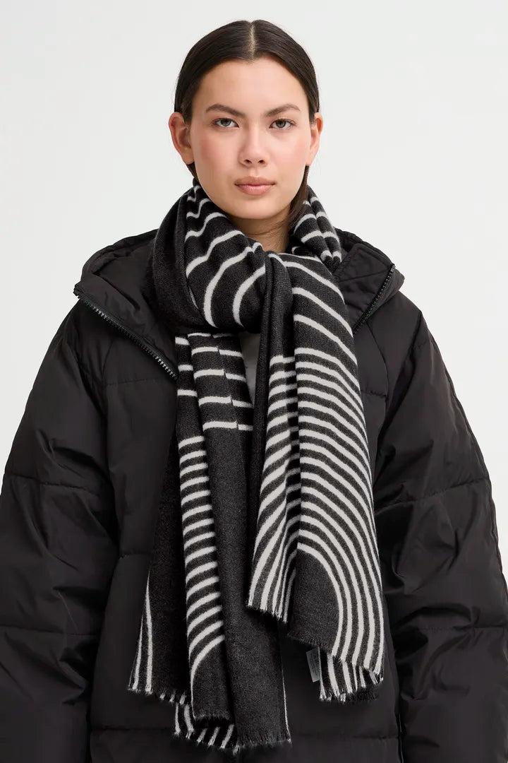 Lana Scarf in Black