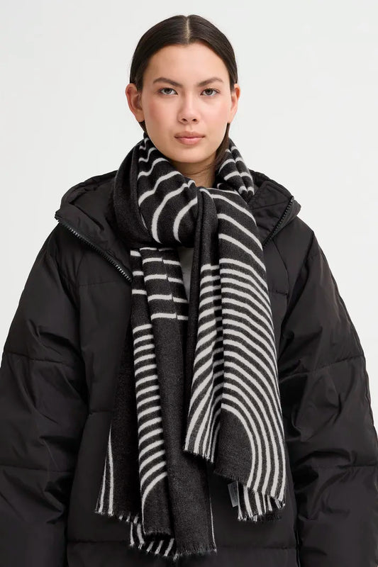 Lana Scarf in Black
