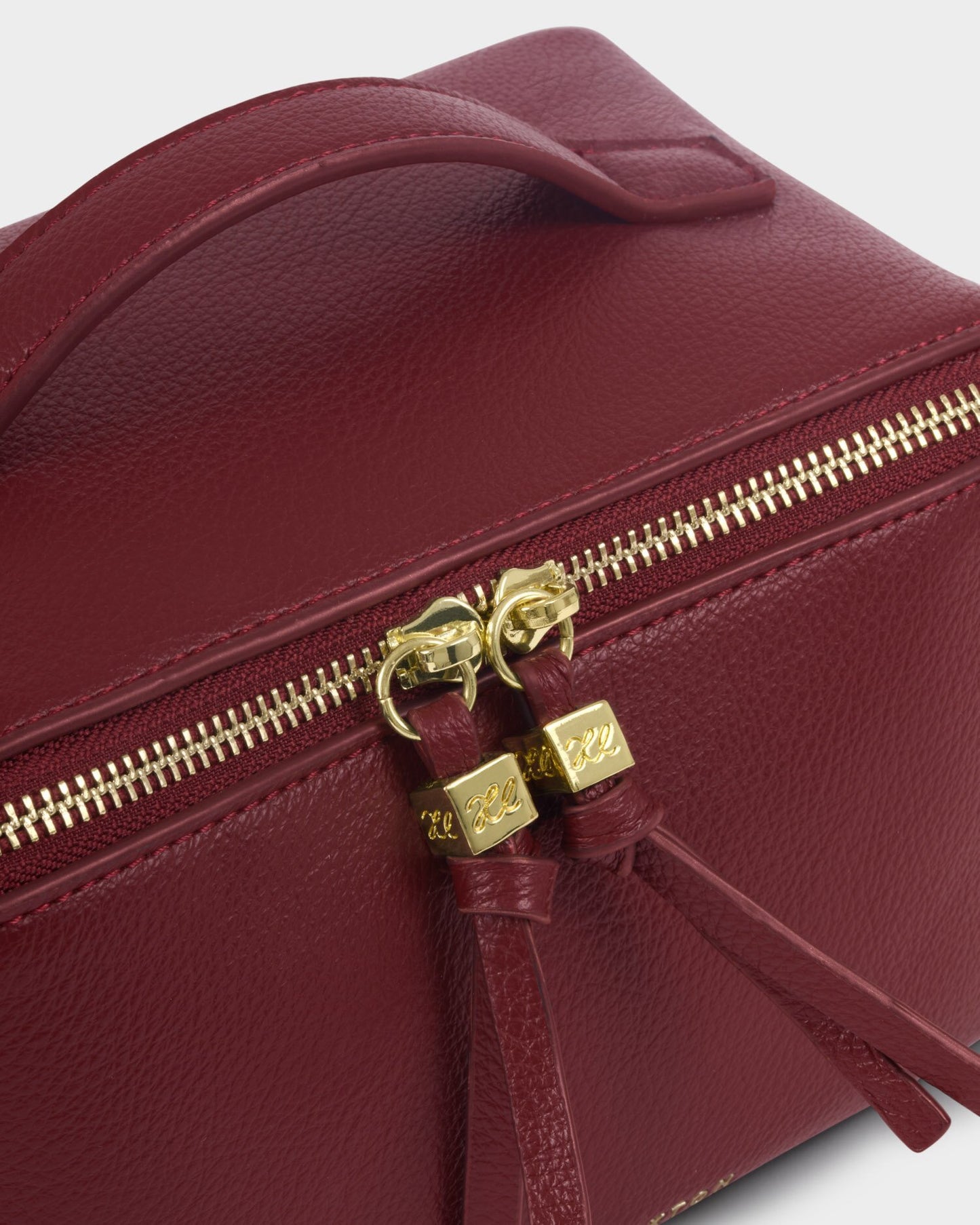 Soho Medium Make up/Wash Bag in Cherry