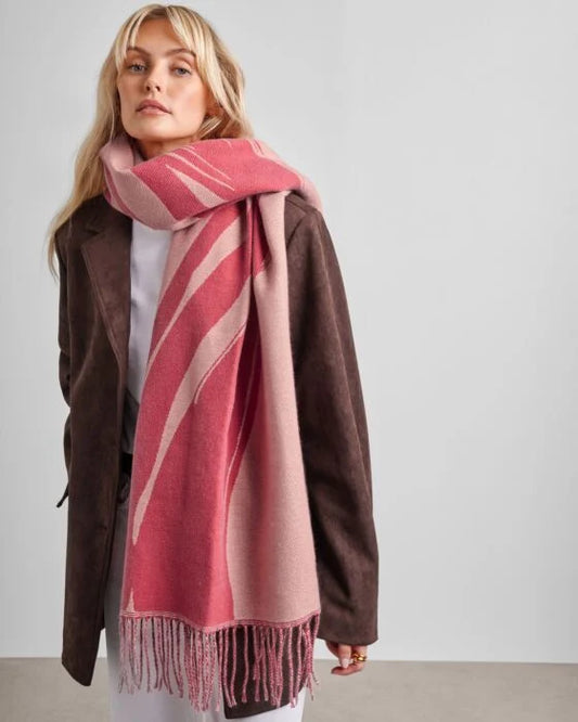 Printed Blanket Scarf in Pink