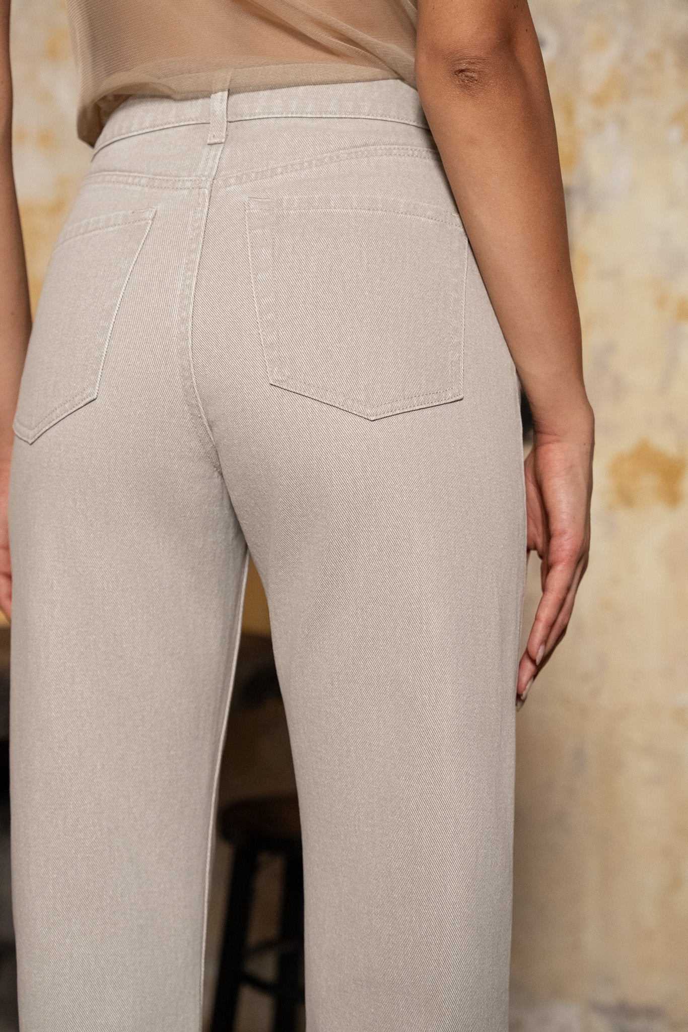 Boya Mom Jeans in Light Taupe