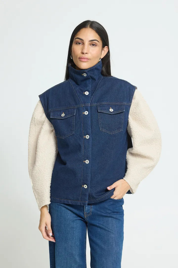 Ihhiramo Waistcoat in Denim Blue