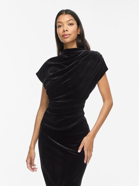 Vilivas High Neck Cap Sleeve Top in Black