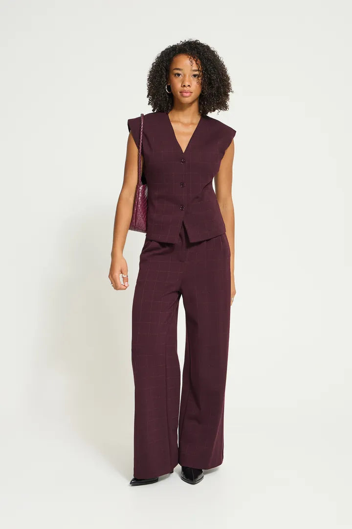 Ihkate Sparkelly Cinched Waistcoat in Fudge/Red