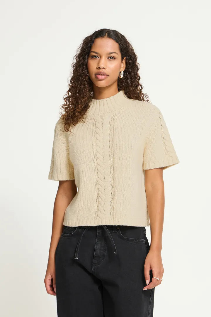Ihavelora Short Sleeve Knit Jumper in Creme Brûlée