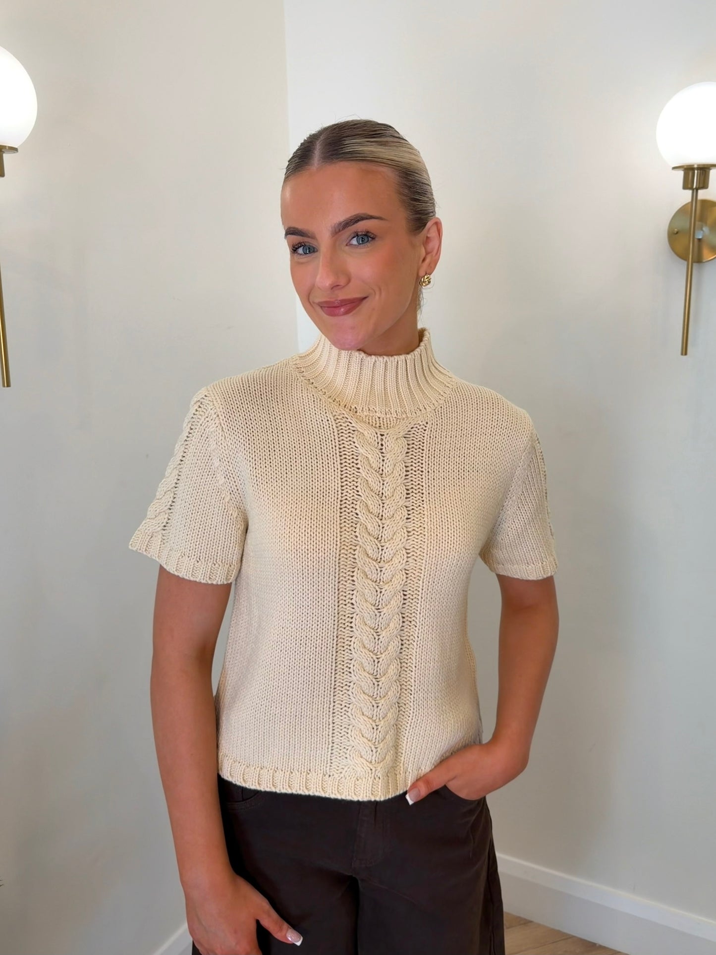 Ihavelora Short Sleeve Knit Jumper in Creme Brûlée