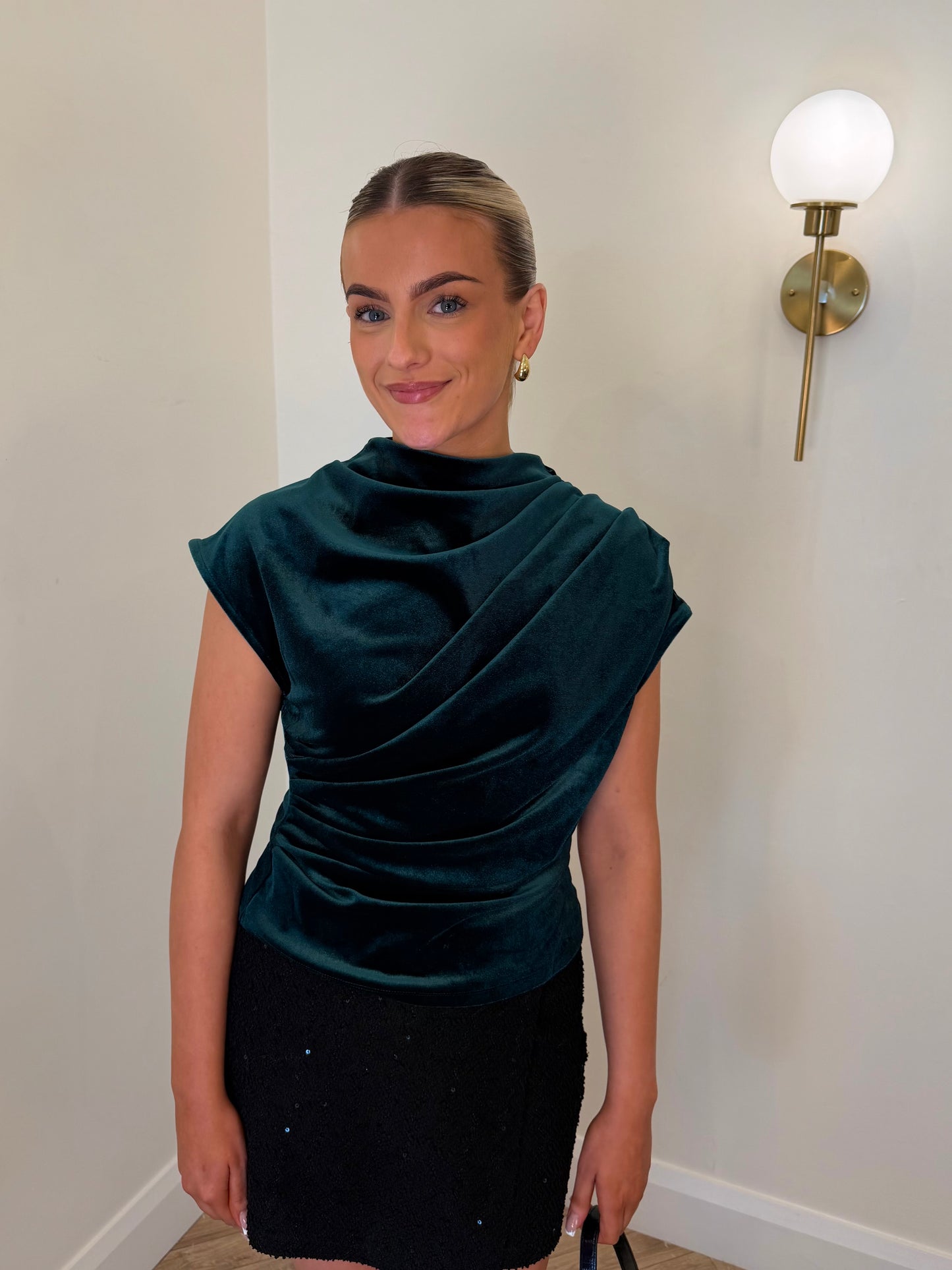 Vilivas velvet top in green