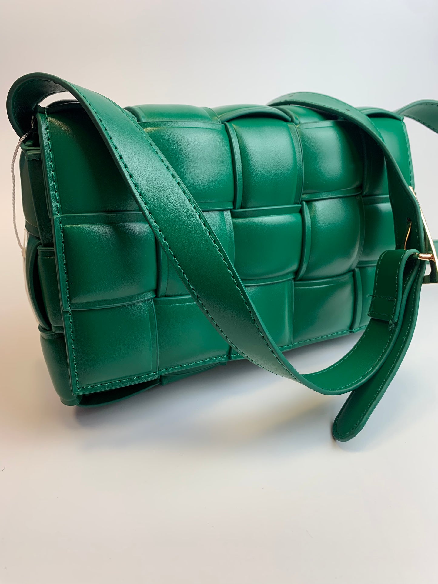Green woven crossbody handbag